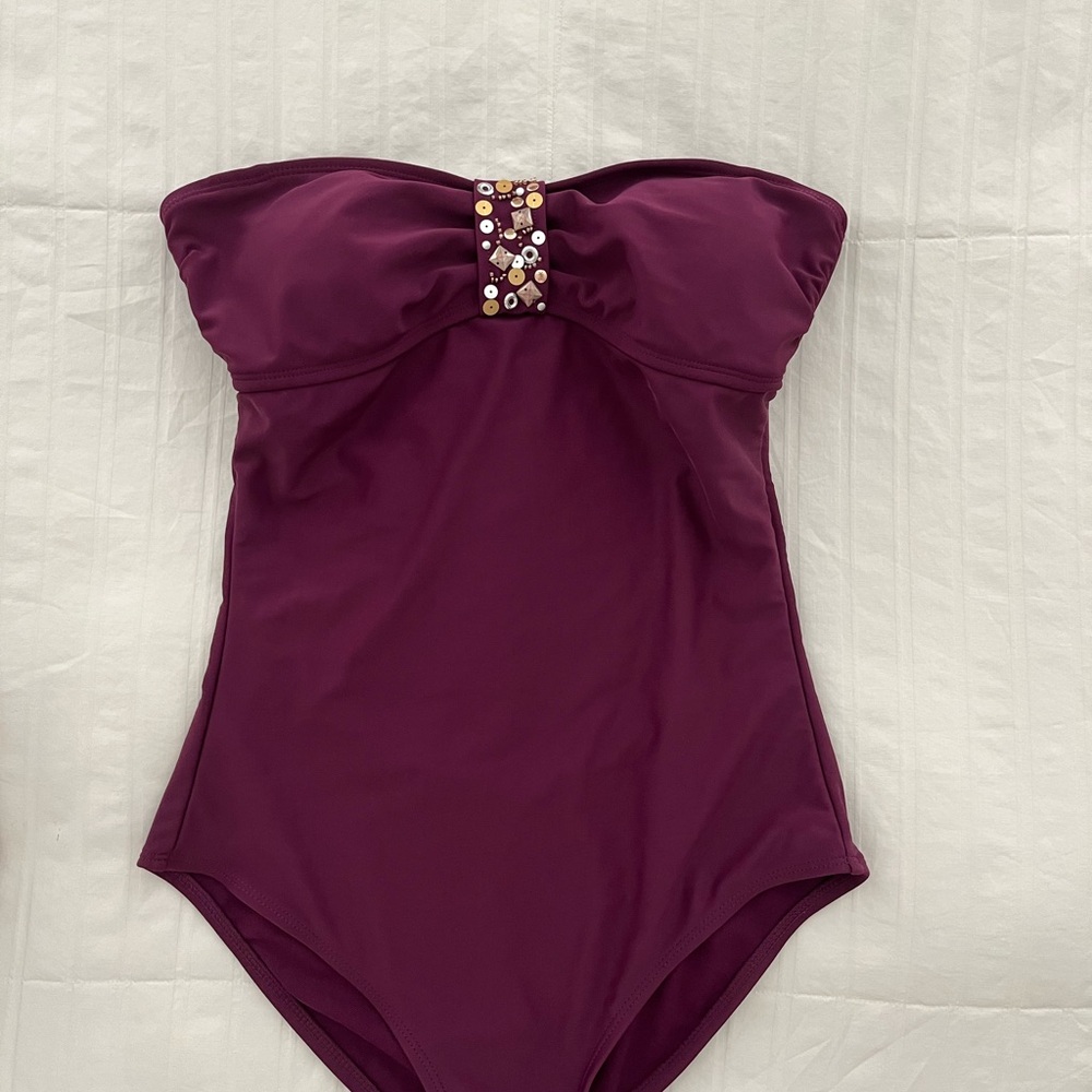 Barely worn swimsuit- size small- medium coverage!